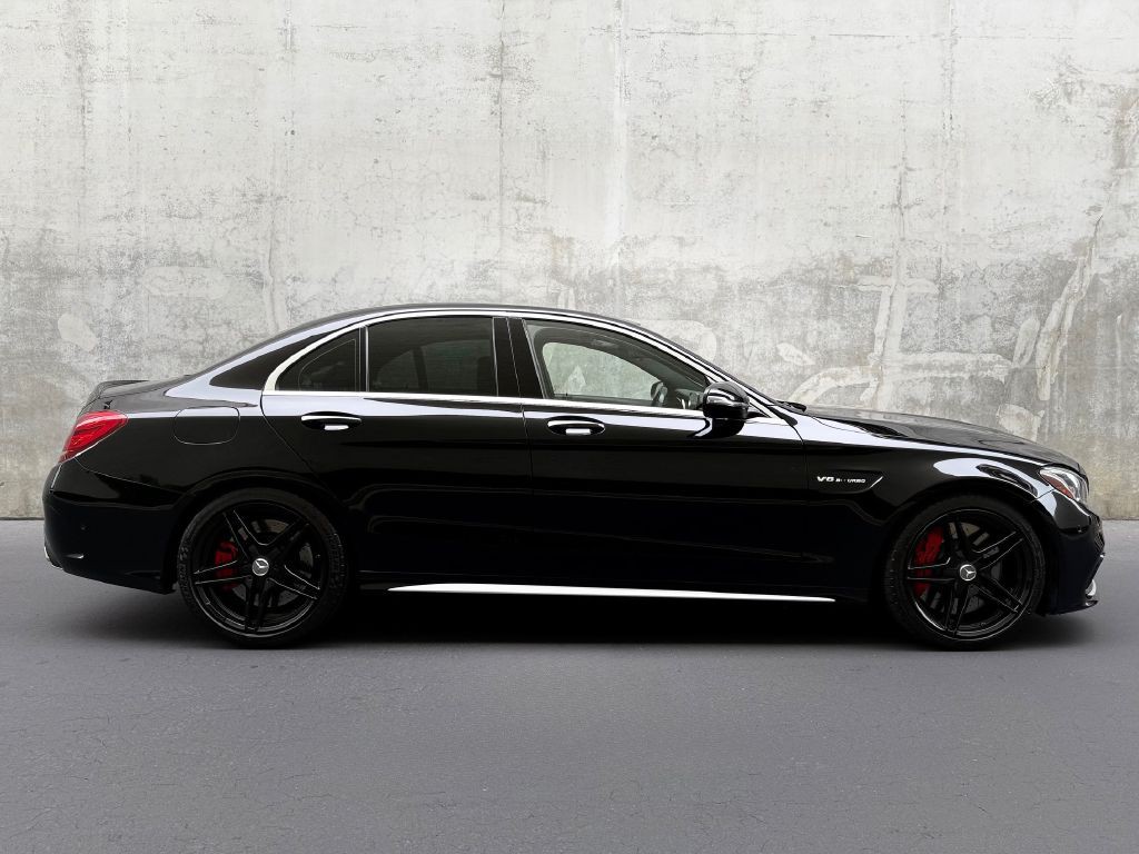 2016 Mercedes-Benz C-Class Image 16