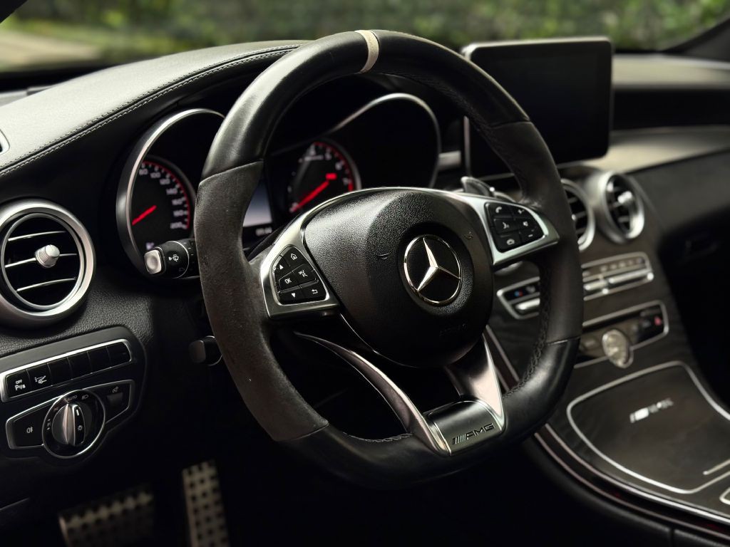 2016 Mercedes-Benz C-Class Image 24