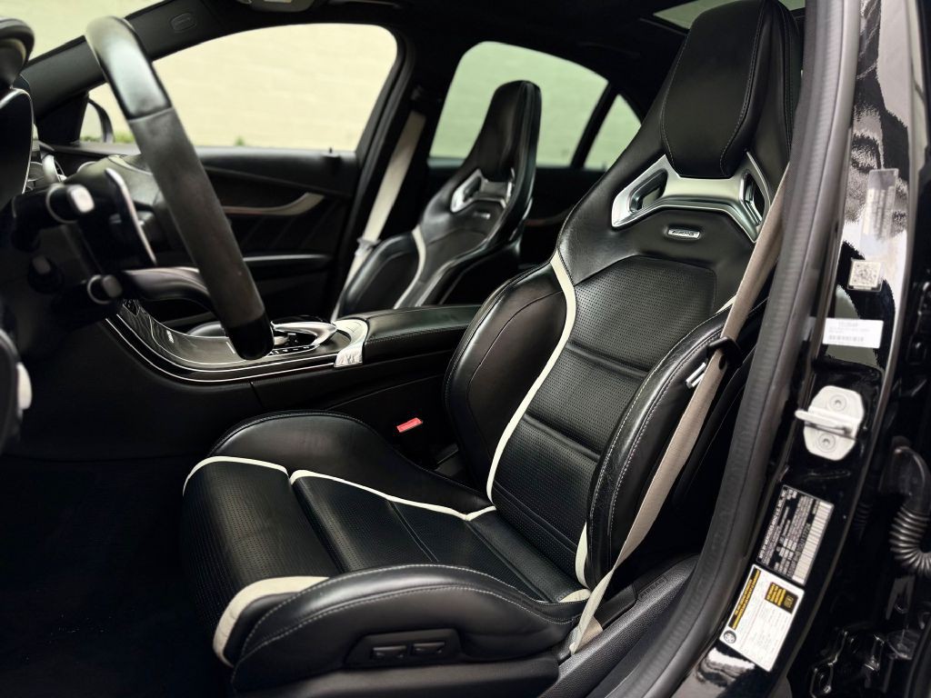 2016 Mercedes-Benz C-Class Image 27