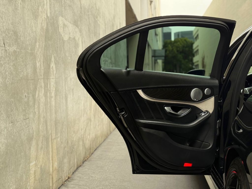 2016 Mercedes-Benz C-Class Image 29