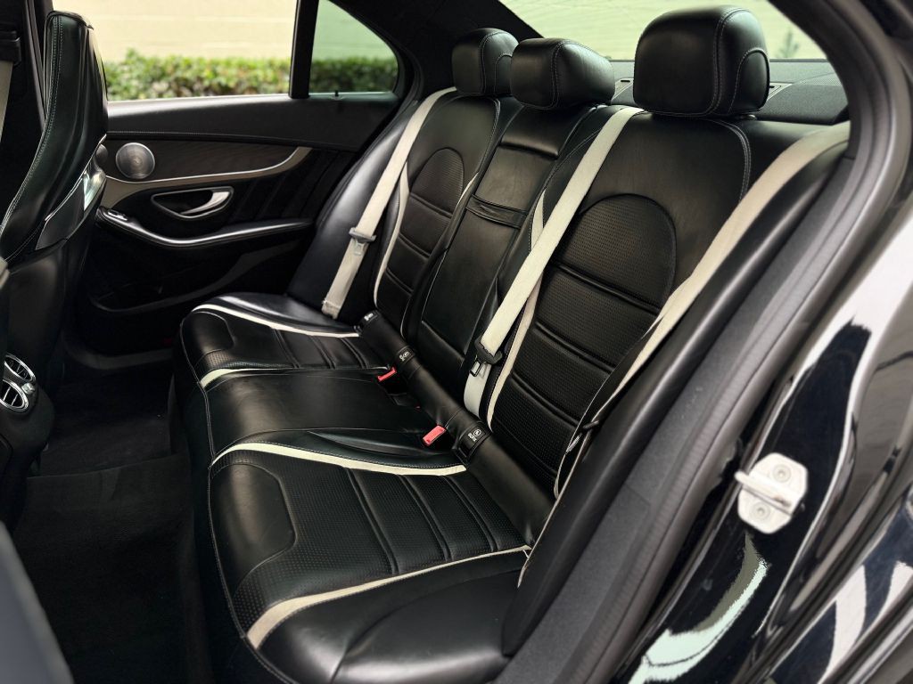 2016 Mercedes-Benz C-Class Image 31