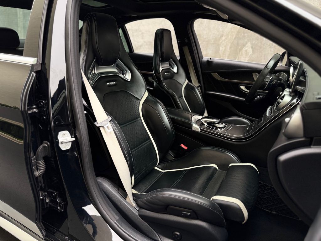 2016 Mercedes-Benz C-Class Image 36