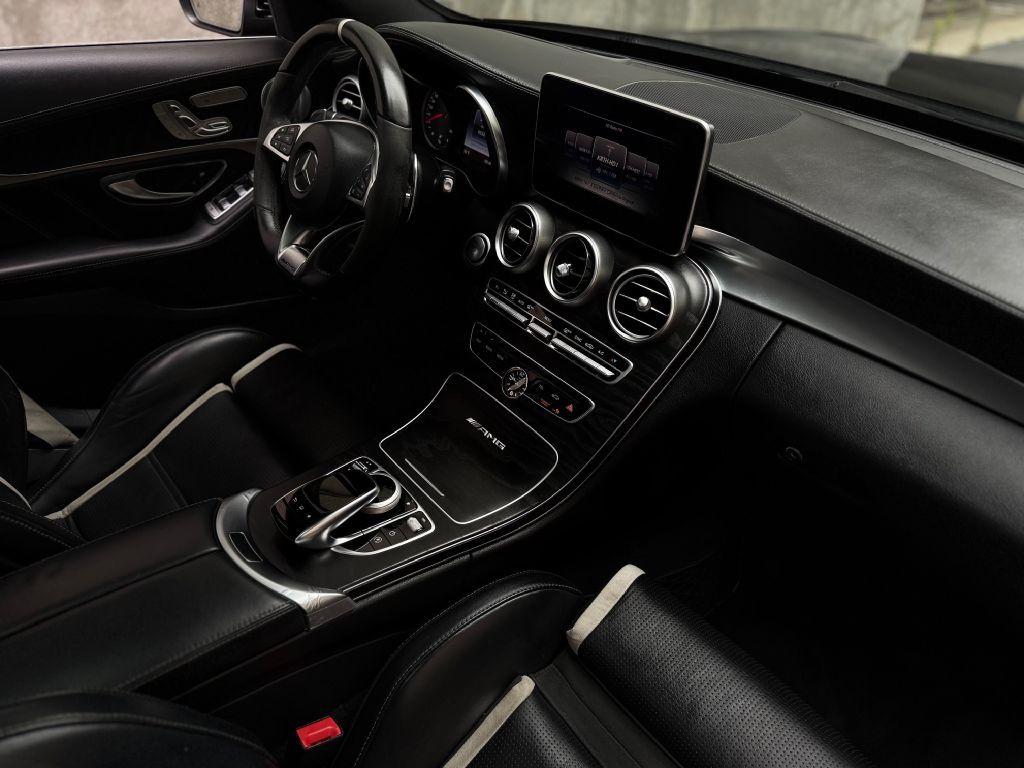 2016 Mercedes-Benz C-Class Image 38