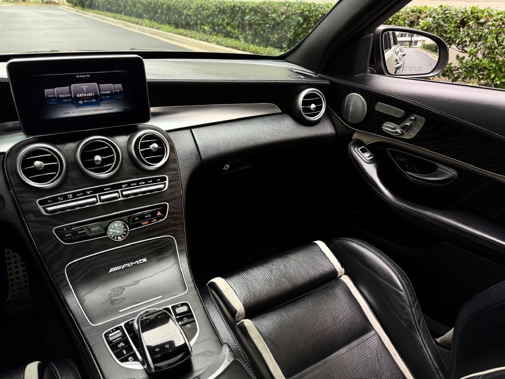 2016 Mercedes-Benz C-Class Image 42