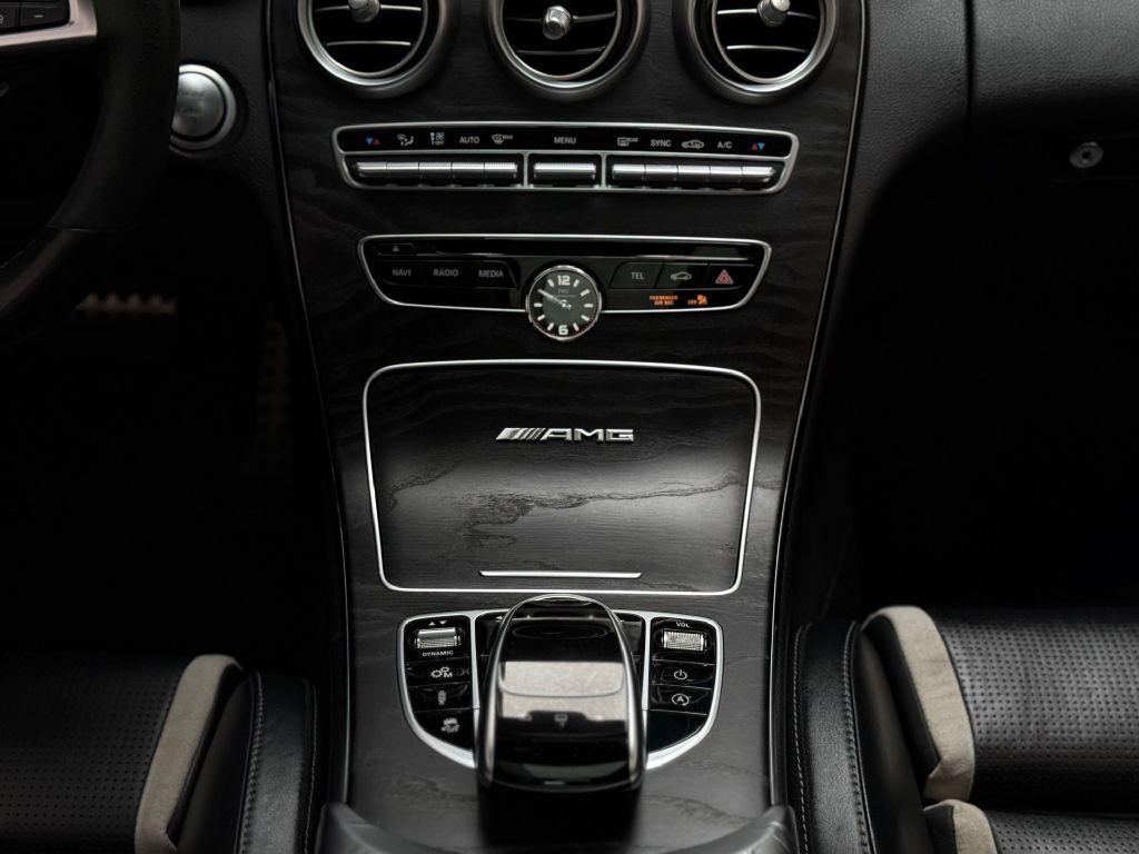 2016 Mercedes-Benz C-Class Image 43