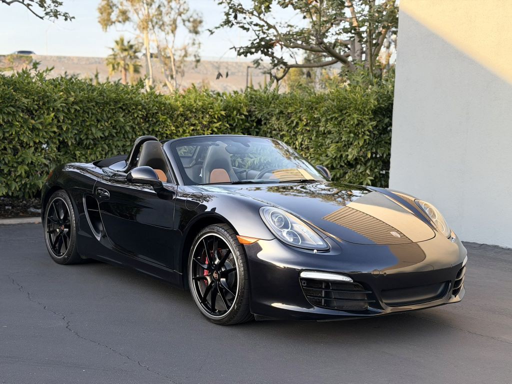 2014 Porsche Boxster Image 2