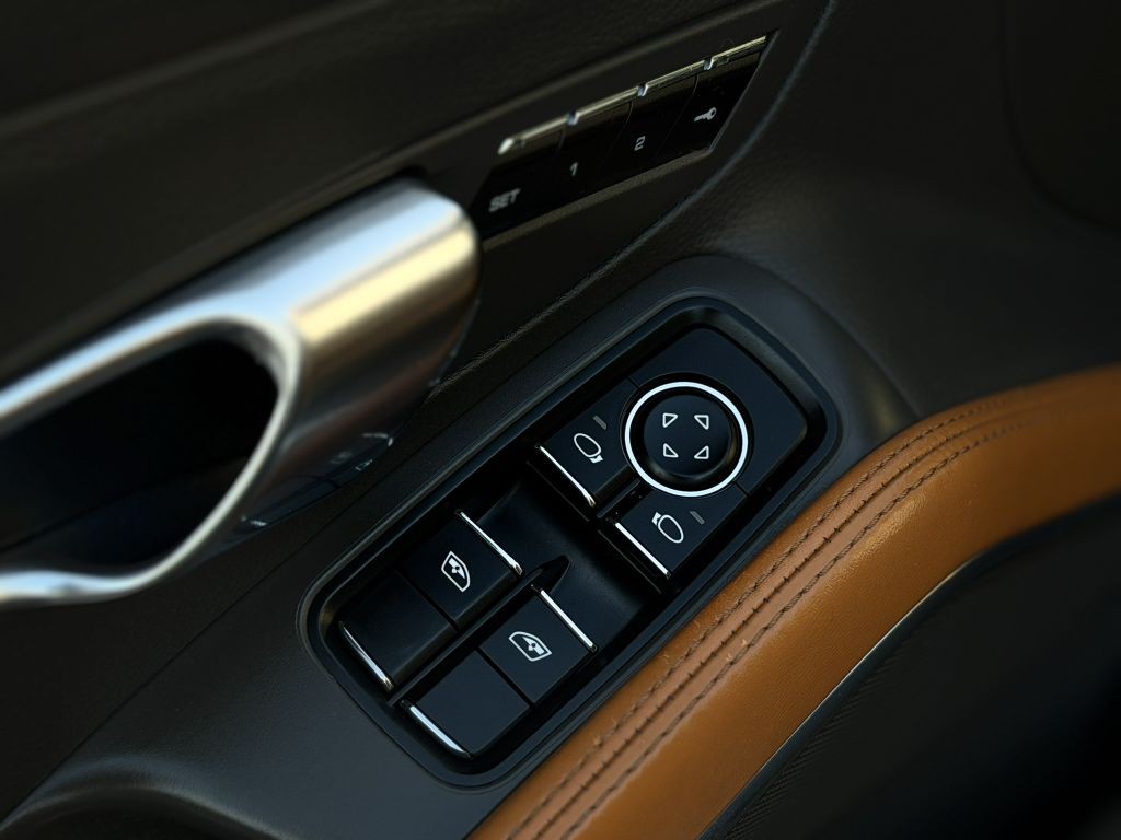 2014 Porsche Boxster Image 17