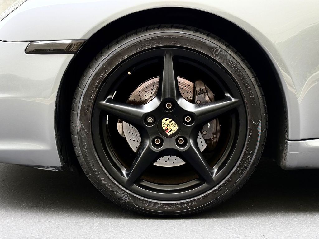 2005 Porsche 911 Image 9