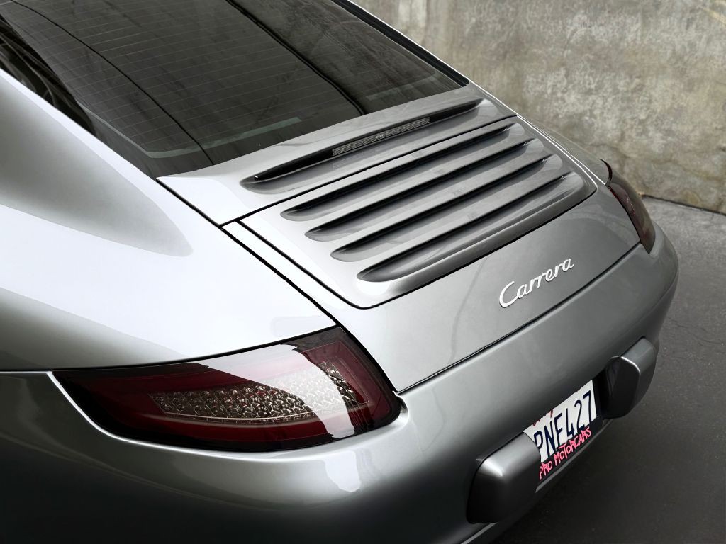 2005 Porsche 911 Image 11