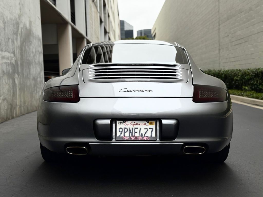 2005 Porsche 911 Image 18
