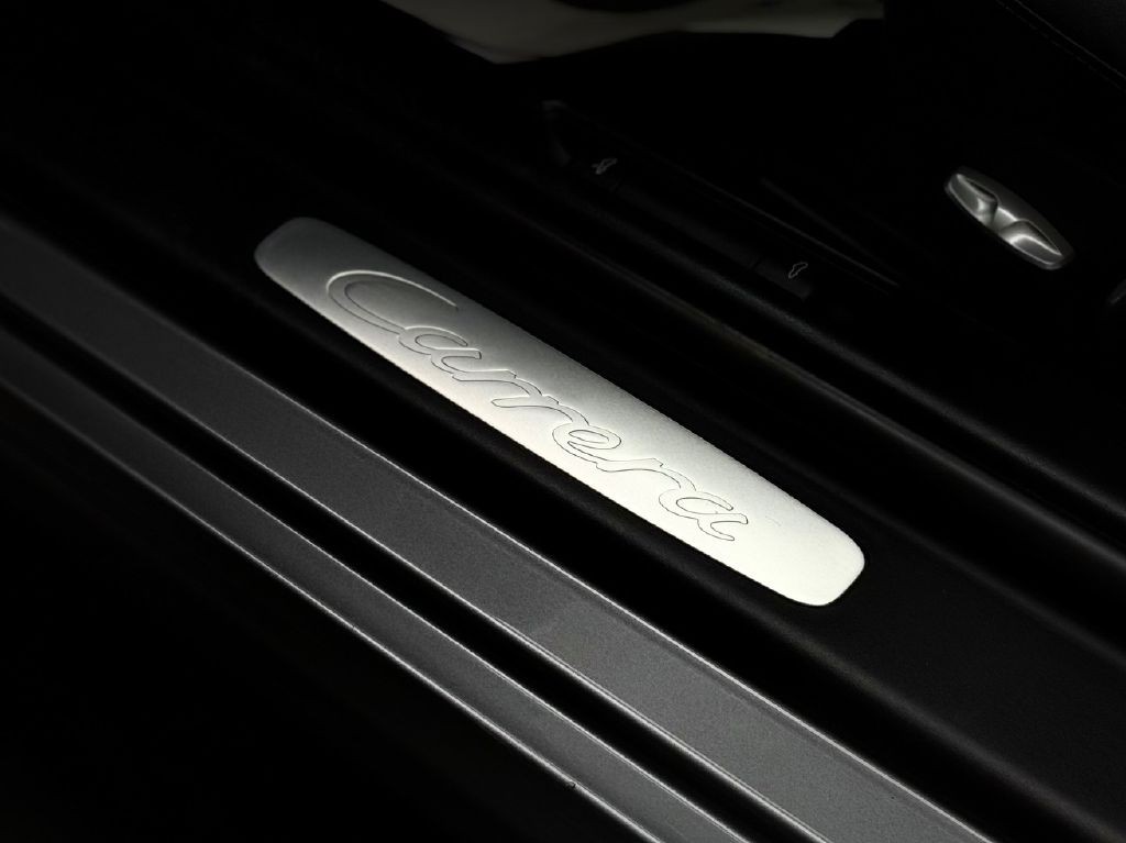 2005 Porsche 911 Image 22