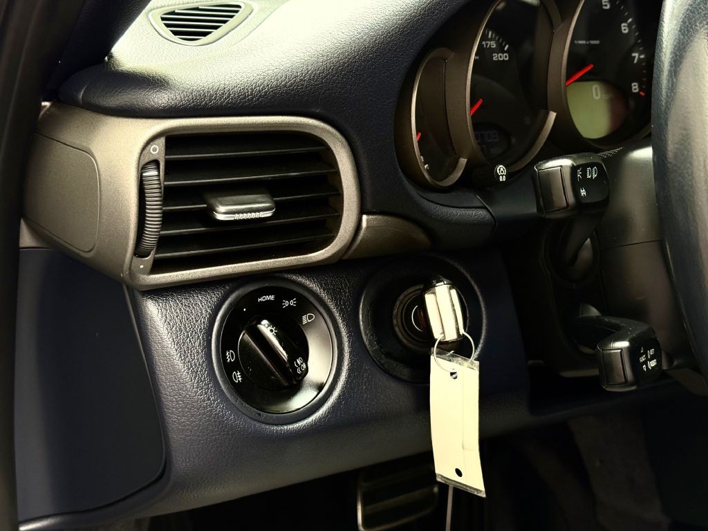 2005 Porsche 911 Image 25