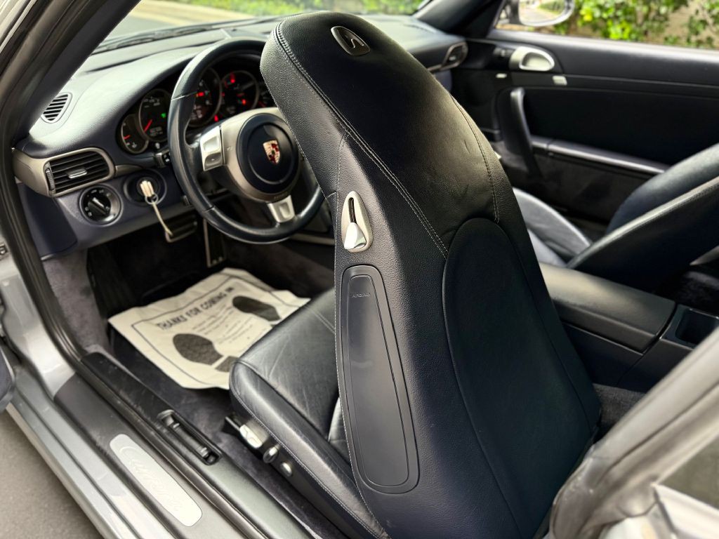 2005 Porsche 911 Image 30