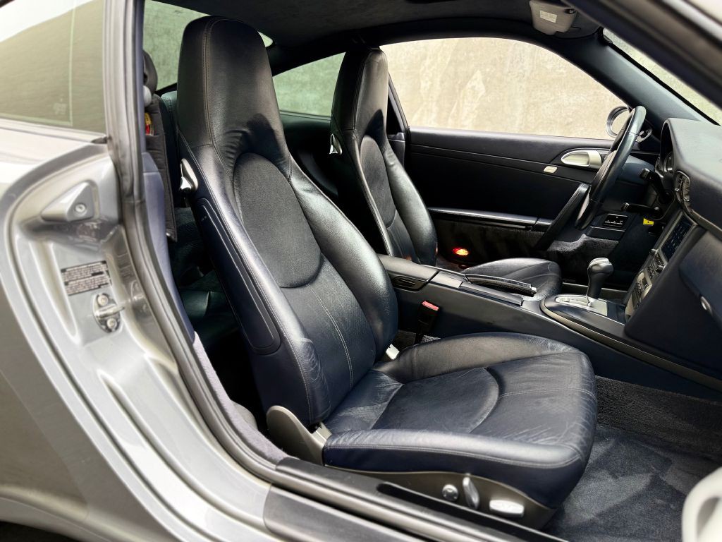 2005 Porsche 911 Image 31