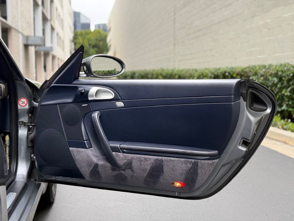 2005 Porsche 911 Image 35