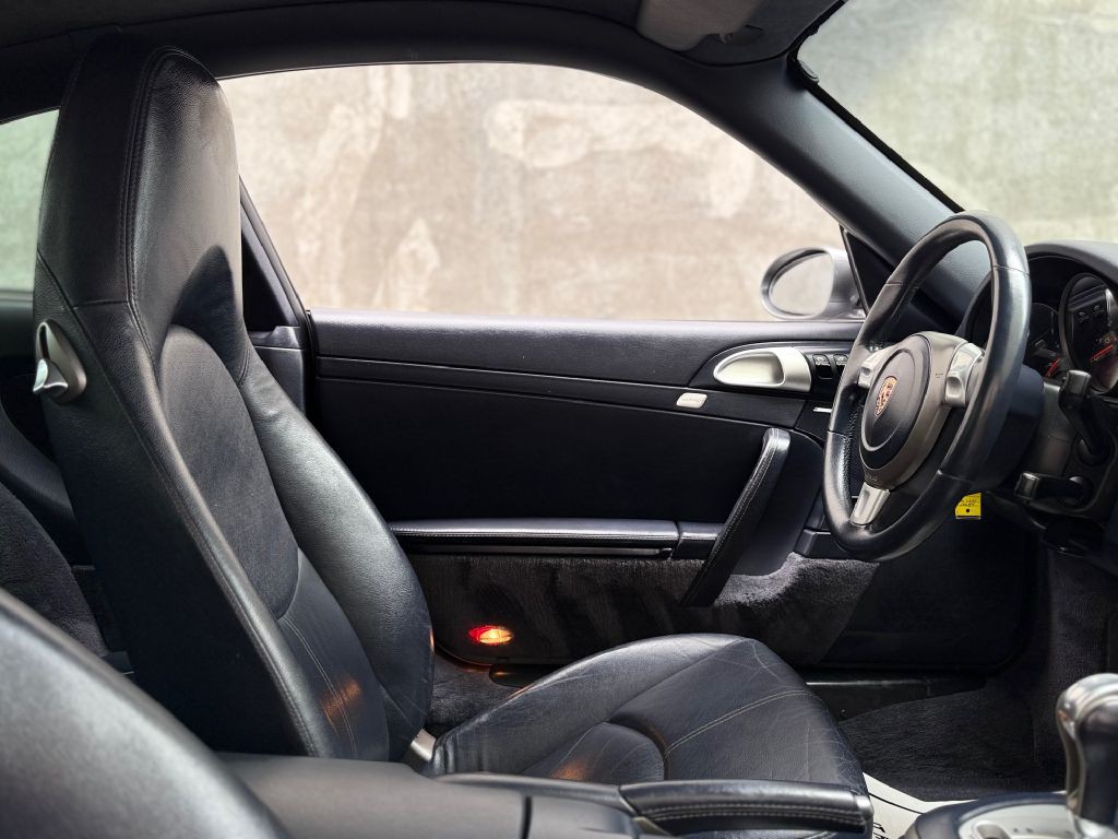 2005 Porsche 911 Image 38