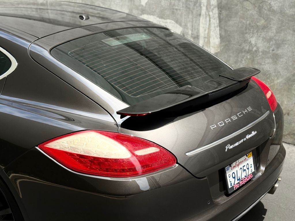 2011 Porsche Panamera Image 9