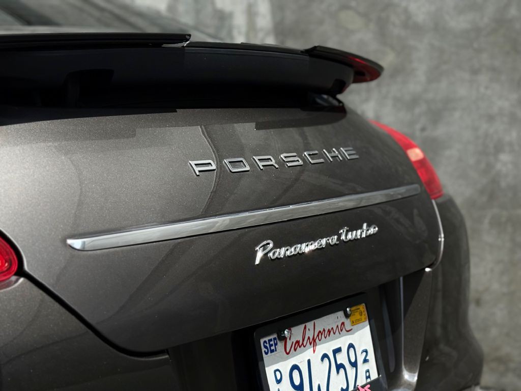 2011 Porsche Panamera Image 10
