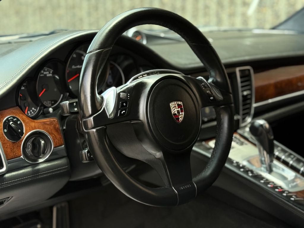 2011 Porsche Panamera Image 23