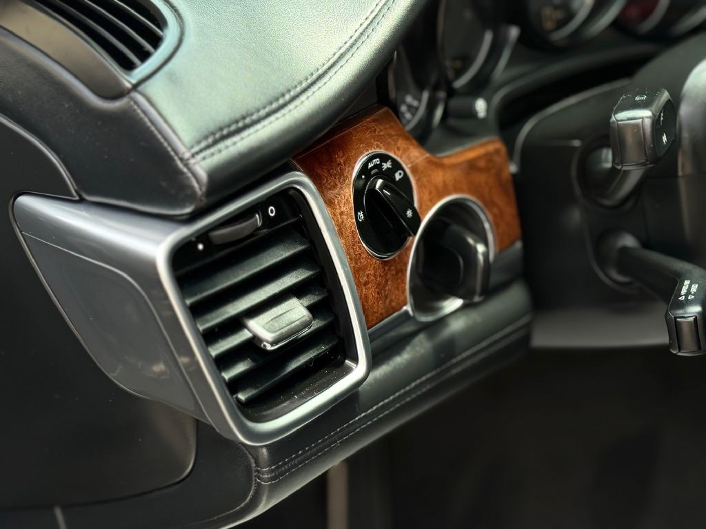 2011 Porsche Panamera Image 24