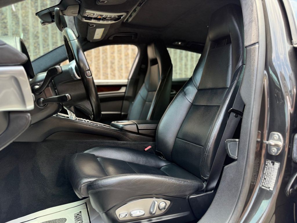 2011 Porsche Panamera Image 25