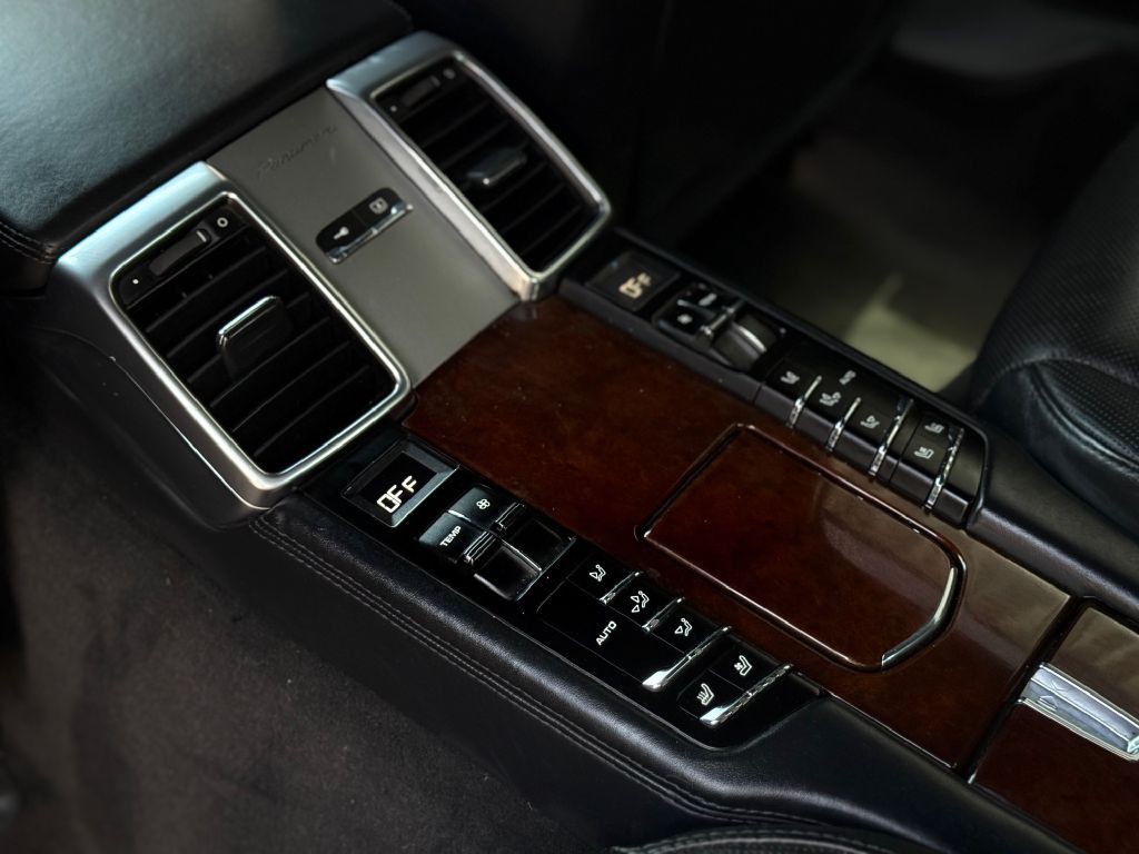 2011 Porsche Panamera Image 28