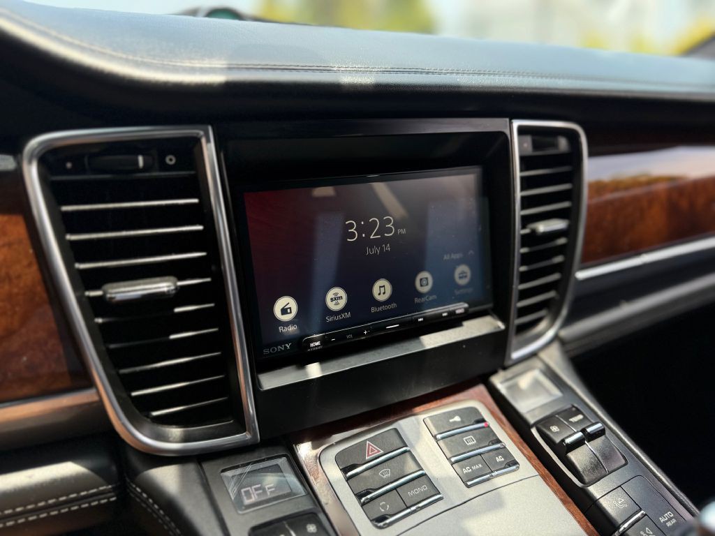 2011 Porsche Panamera Image 32
