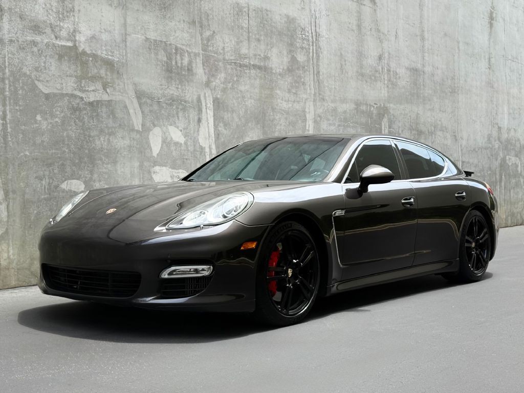 2011 Porsche Panamera Image 1