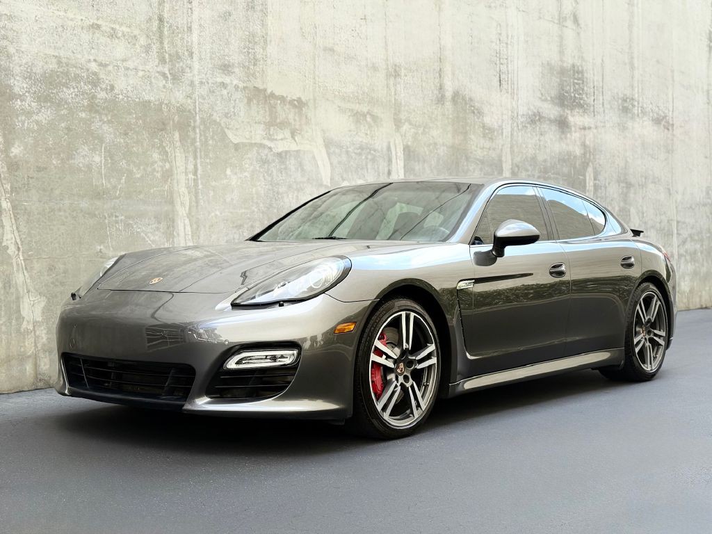 2013 Porsche Panamera Image 2