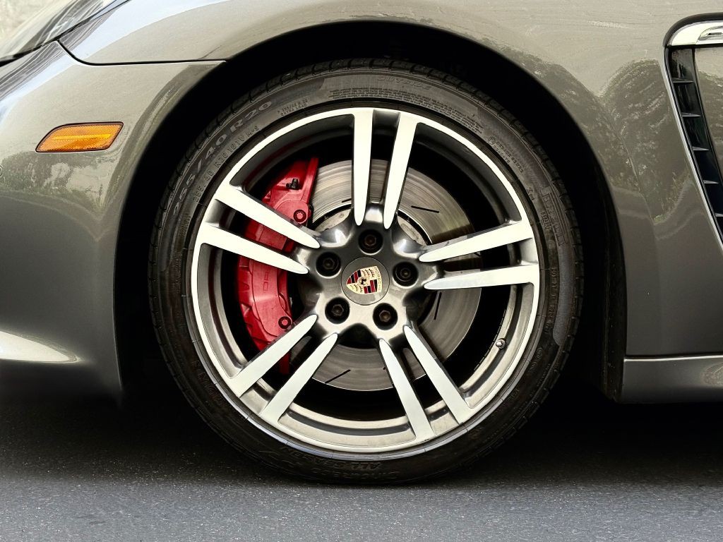 2013 Porsche Panamera Image 7