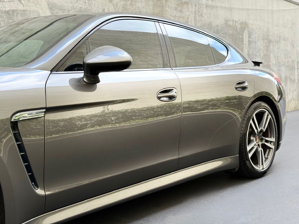 2013 Porsche Panamera Image 11