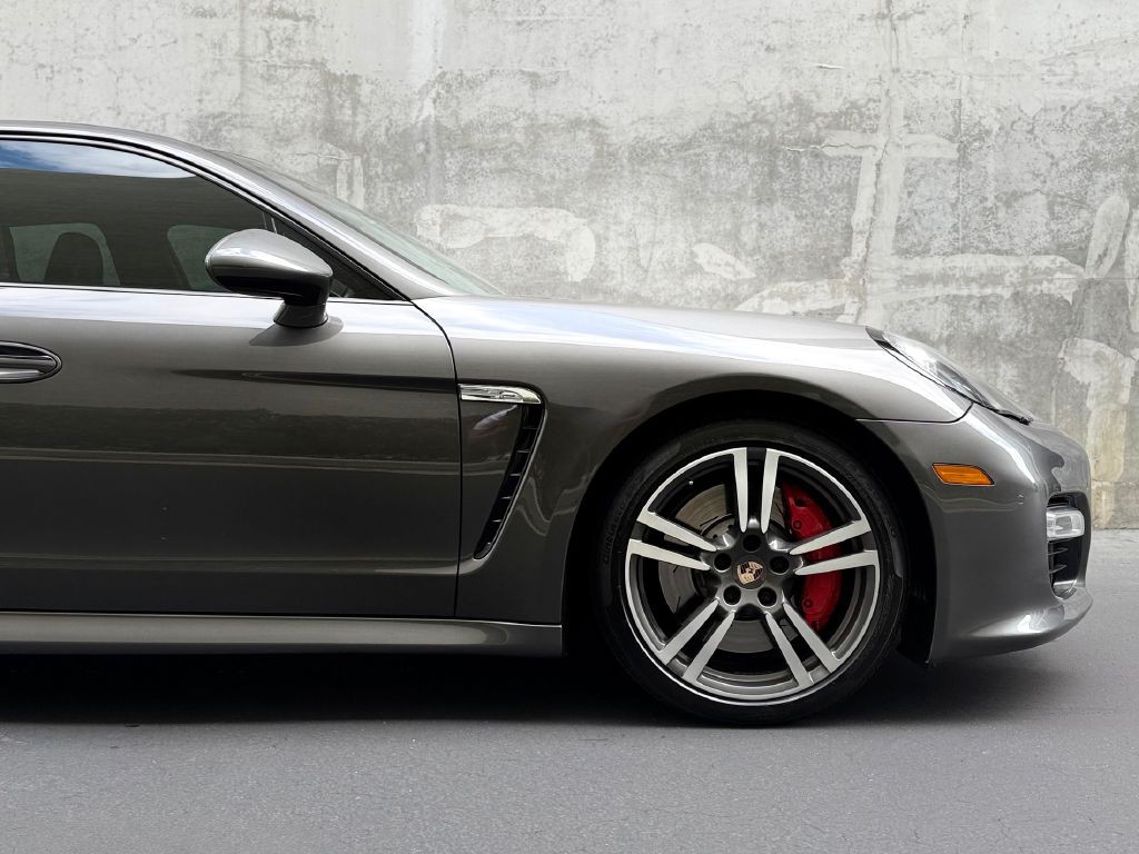 2013 Porsche Panamera Image 22