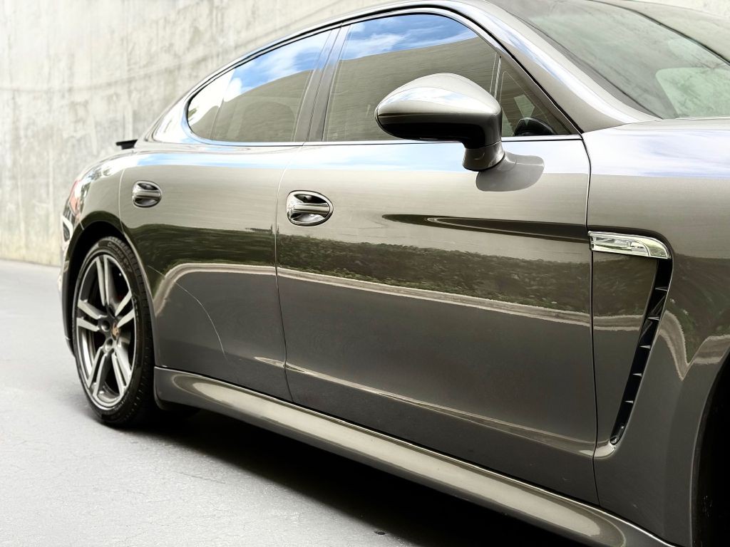 2013 Porsche Panamera Image 23