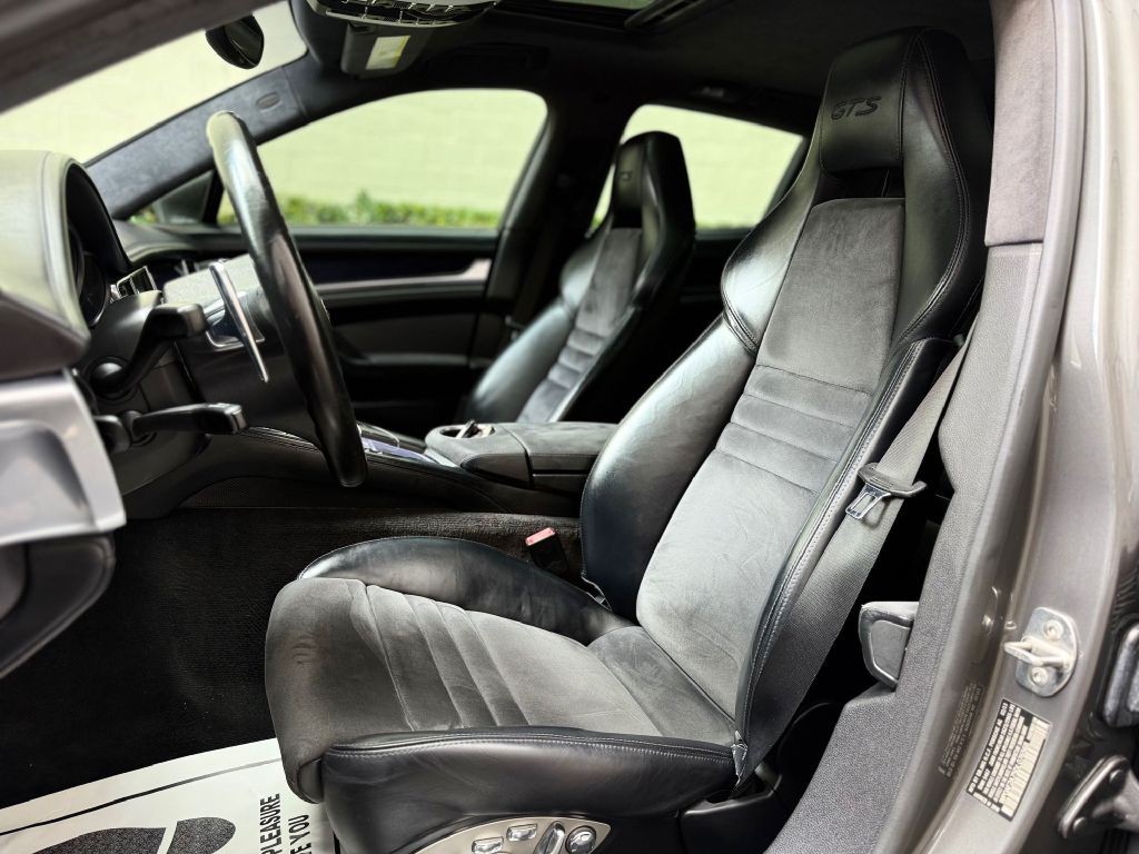 2013 Porsche Panamera Image 33