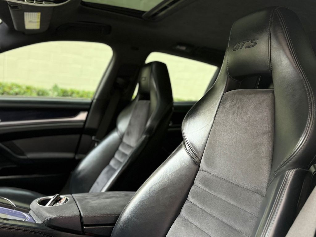 2013 Porsche Panamera Image 34