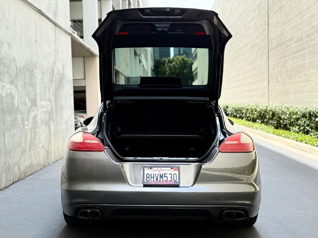 2013 Porsche Panamera Image 42