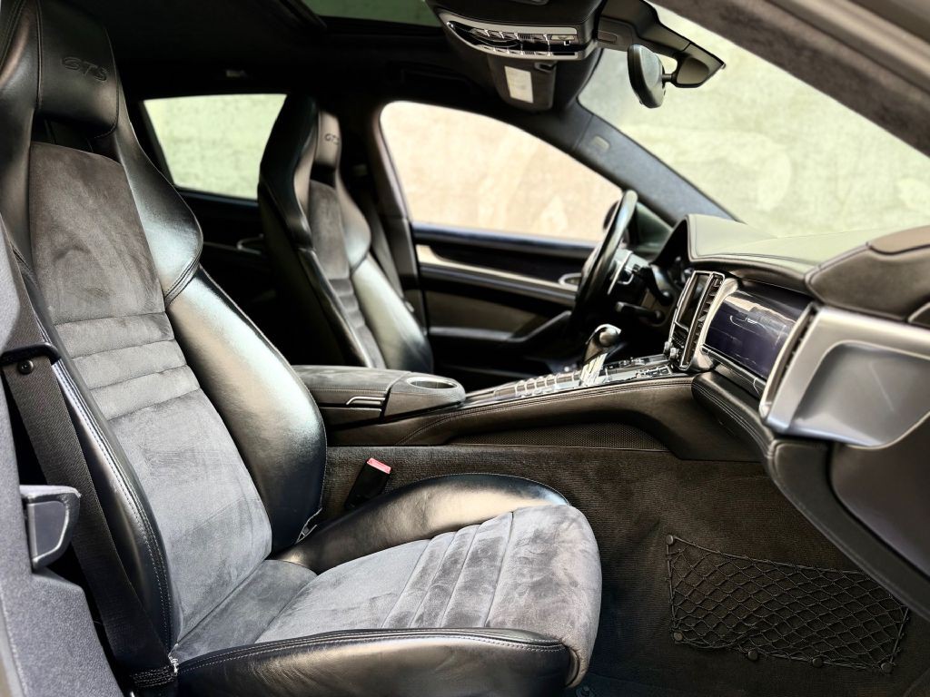 2013 Porsche Panamera Image 52