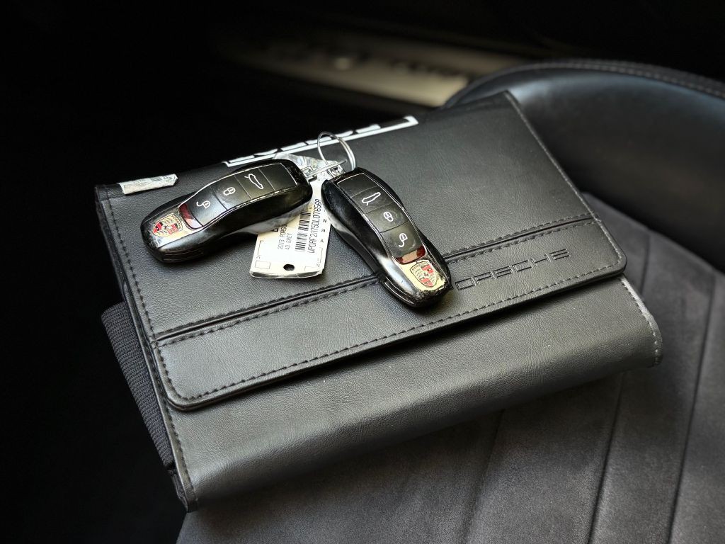 2013 Porsche Panamera Image 56