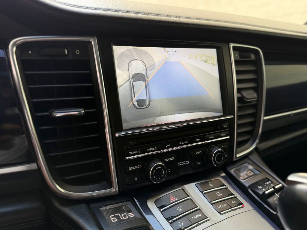 2013 Porsche Panamera Image 57