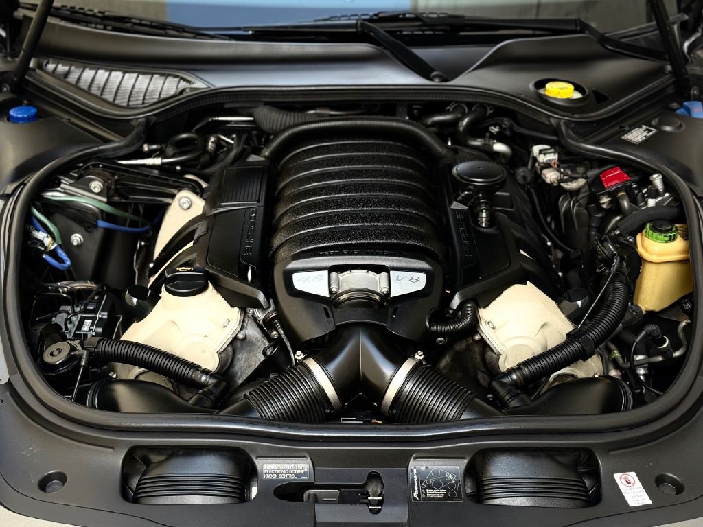 2013 Porsche Panamera Image 58