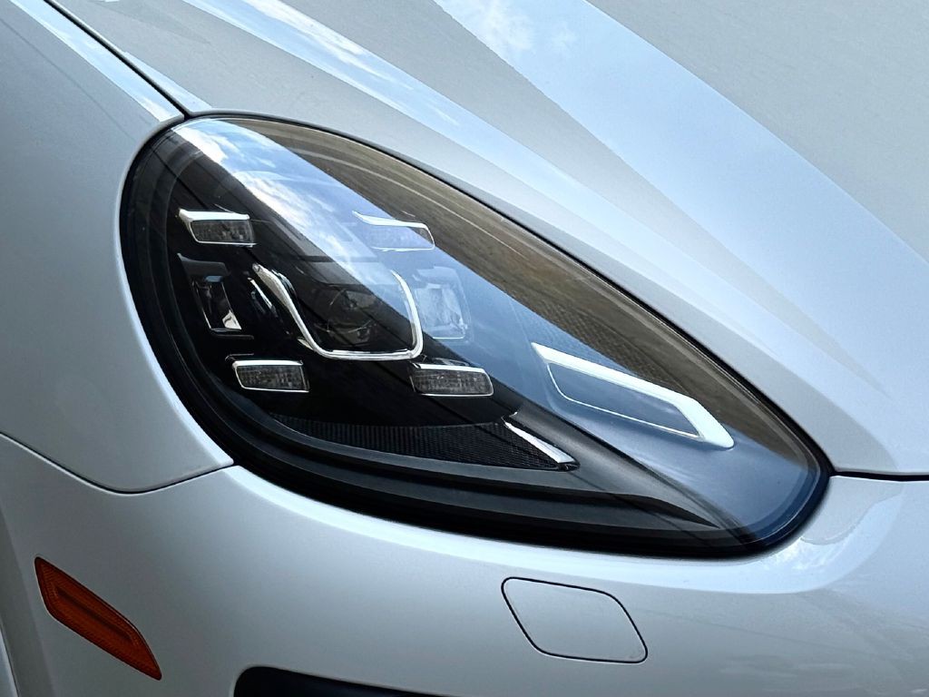 2018 Porsche Cayenne Image 8