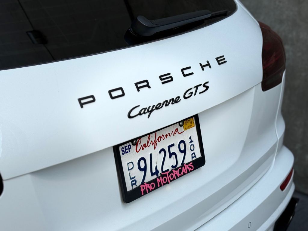 2018 Porsche Cayenne Image 9