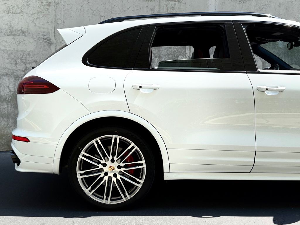 2018 Porsche Cayenne Image 18