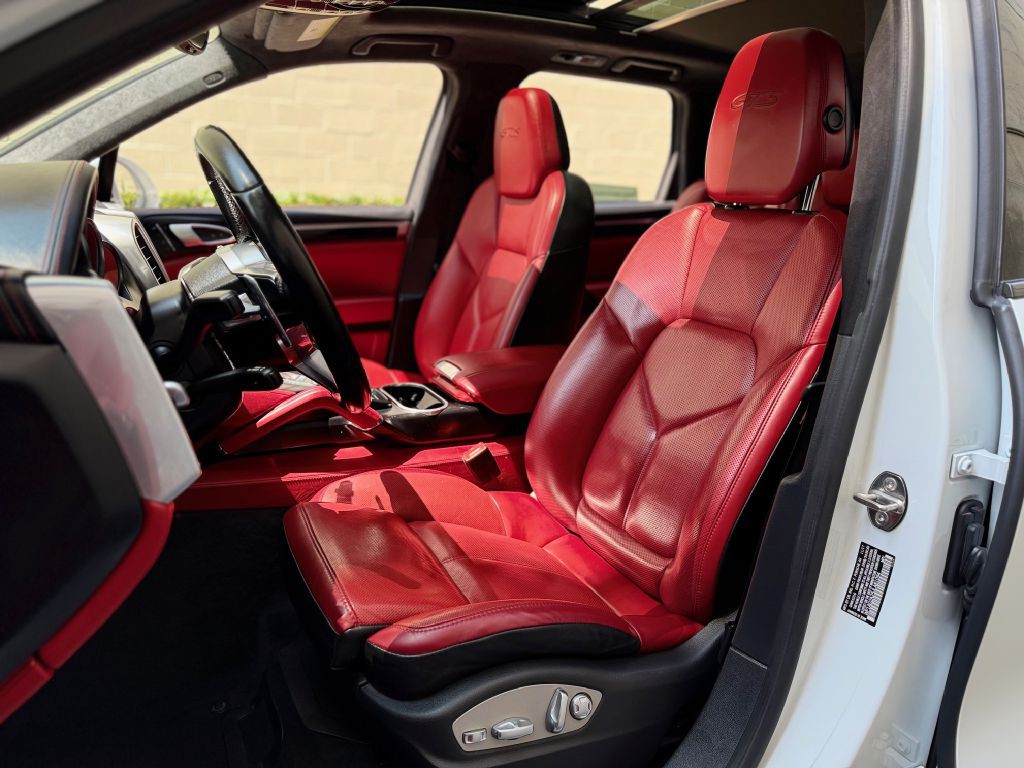 2018 Porsche Cayenne Image 24