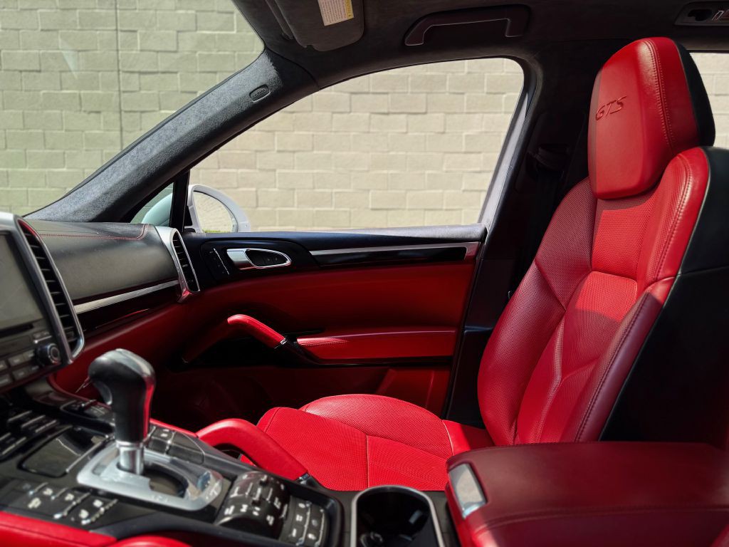 2018 Porsche Cayenne Image 25
