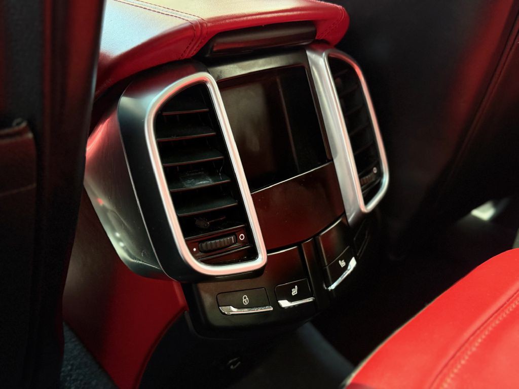 2018 Porsche Cayenne Image 33