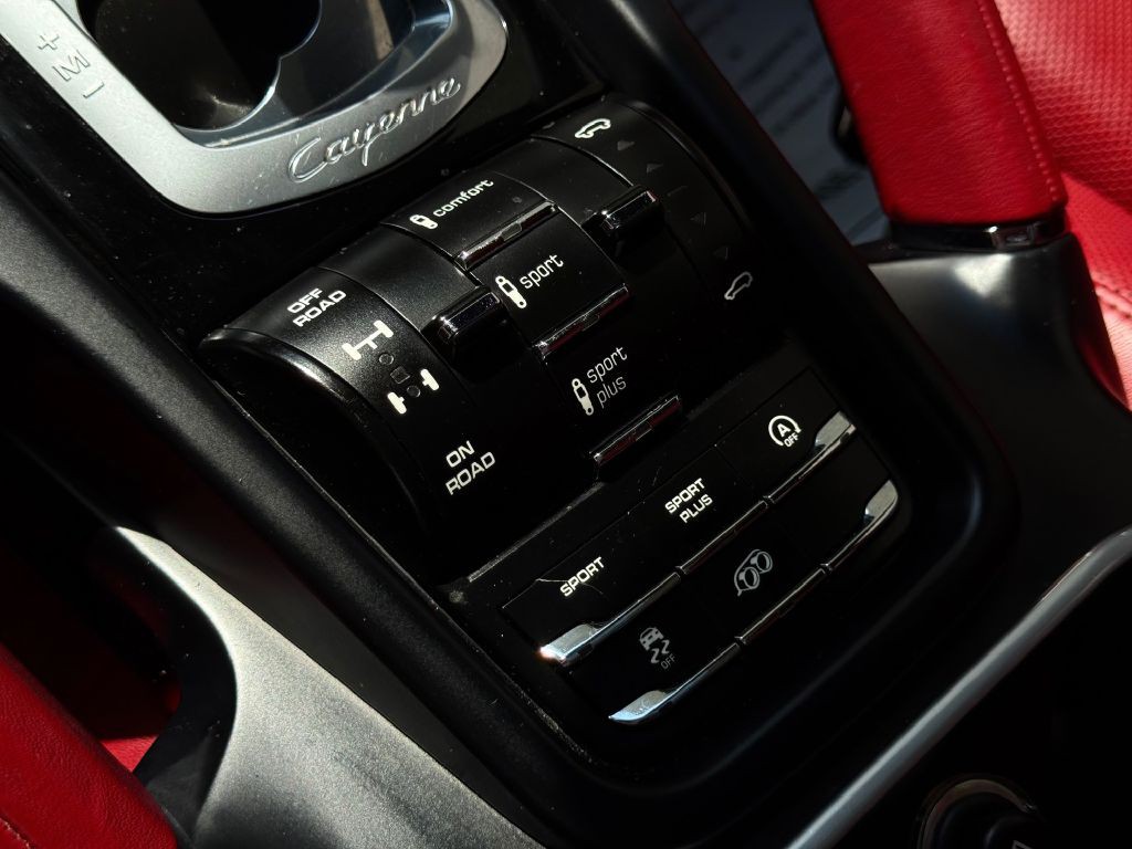 2018 Porsche Cayenne Image 46