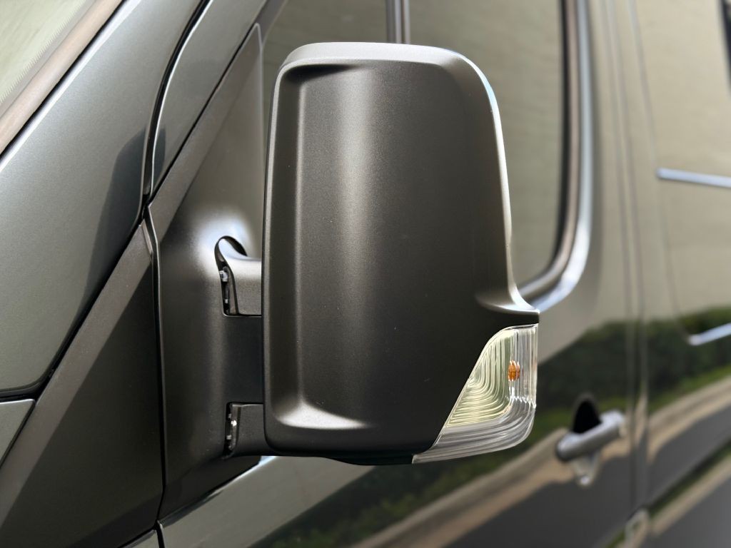 2017 Mercedes-Benz Sprinter Image 4