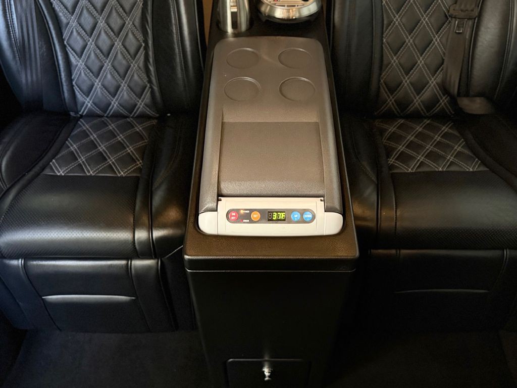 2017 Mercedes-Benz Sprinter Image 30
