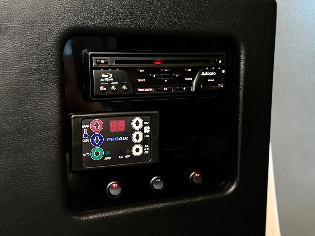 2017 Mercedes-Benz Sprinter Image 34